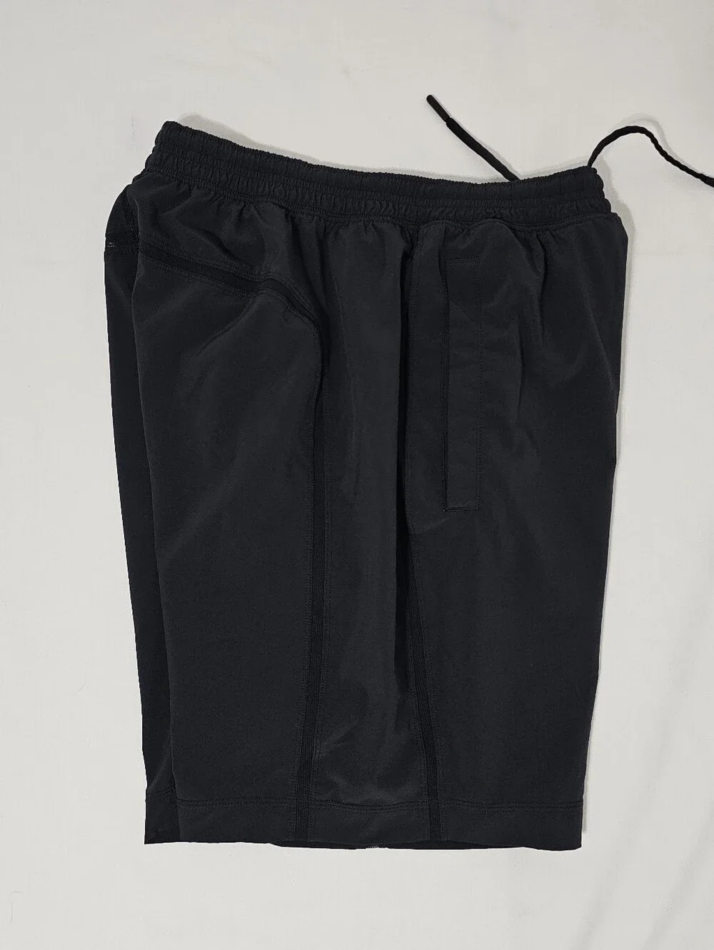 Lululemon Men’s Black Drawstring Athletic Training Shorts Size Medium